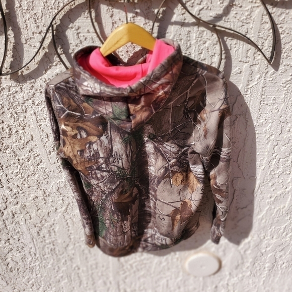 Realtree‎ Pink Camouflage LS Sz. S (?) Hoodie - Picture 3 of 7